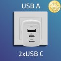 Qoltec Ładowarka sieciowa 65W GaN | 5-20V | 3-3.35A | 2 x USB-C PD | 1 x USB QC 3.0 | Biała