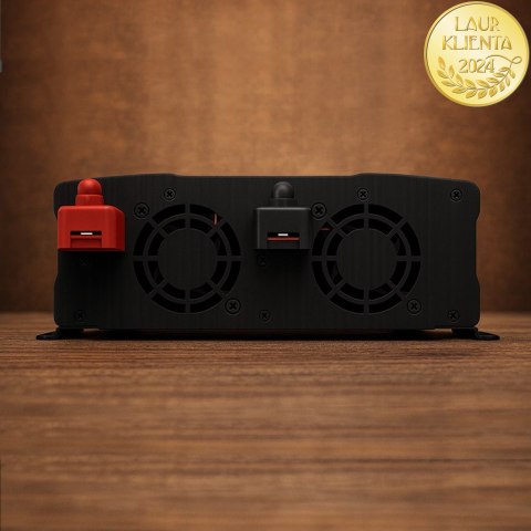 Qoltec Inteligentna profesjonalna ładowarka Monolith do akumulatorów LiFePO4 AGM GEL SLA | 80A | 12V | Szybkie ładowanie