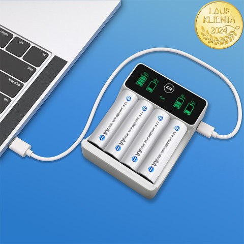 Qoltec Ładowarka do akumulatorków Ni-MH typu R03 AAA R6 AA | LCD | Kabel USB-C | Biała