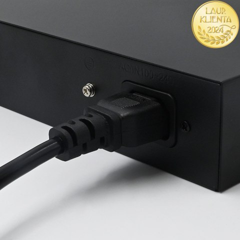 Qoltec Przełącznik sieciowy SWITCH Fast Ethernet PoE | 8x RJ45 | 2x RJ45 Uplink | 120W | 10/100 Mb/s