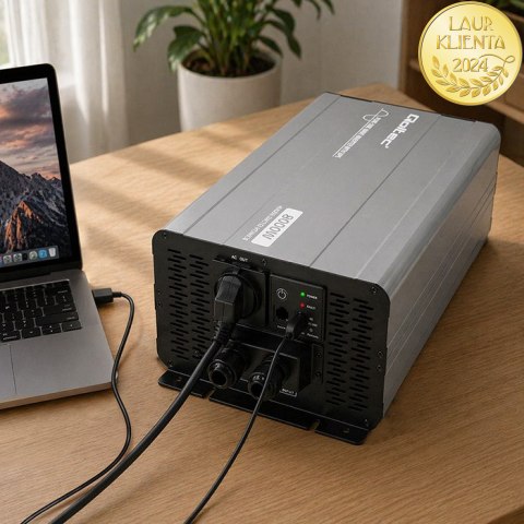 Qoltec Przetwornica napięcia Pure Sine Wave z UPS | 12V na 230V | 4000/8000W | USB | Kompatybilna z LiFePO4 GEL AGM