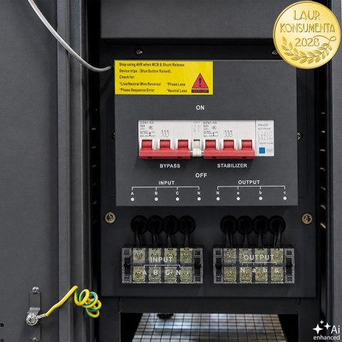 Qoltec Trójfazowy stabilizator napięcia AVR MULTIPROTECTION |15kVA | Dokładność ± 3% | Serwomotor 3F | LCD | Expert Line