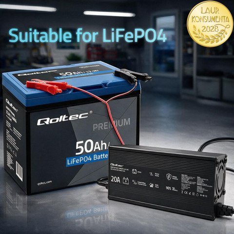 Qoltec Specjalistyczna ładowarka do akumulatora LiFePO4 12V | 20A | PF 0.9 | LED | Inteligentne ładowanie